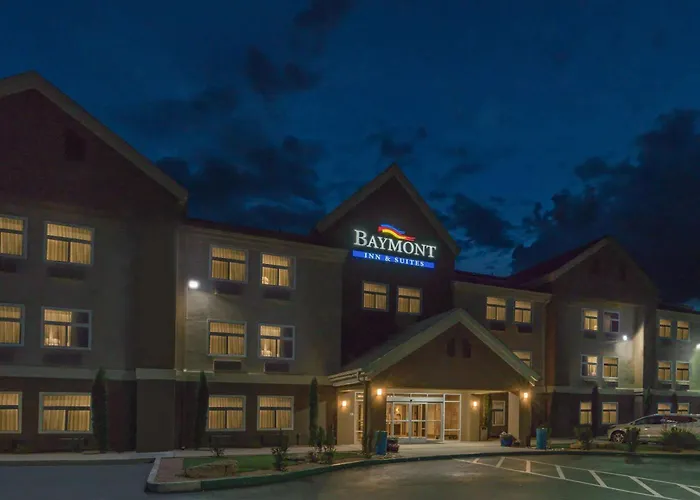 Baymont By Wyndham Albuquerque Airport Hotel